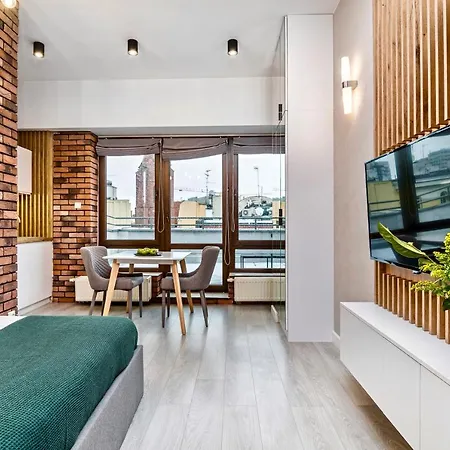 Neatspace - Ruska Center * Vratislav